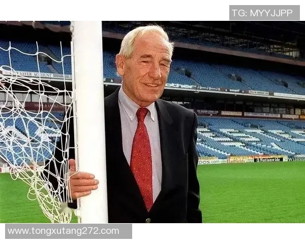 四号足球黑金球星是谁 他在球场上的传奇故事与荣誉回顾 四号足球黑金球星是谁 他在球场上的传奇故事与荣誉回顾